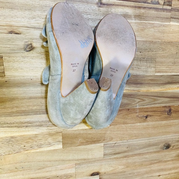 Lucky Penny by Anthropologie Sage Green Bow Heels - Picture 6 of 9